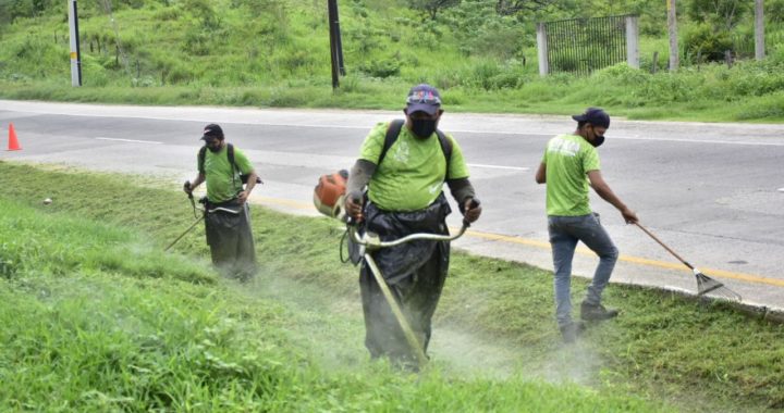 Gobierno municipal pone en marcha trabajos de limpieza en bulevar Aeropuerto