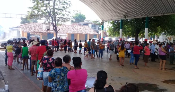 DIF La Unión entrega paquetes alimentarios a sectores vulnerables