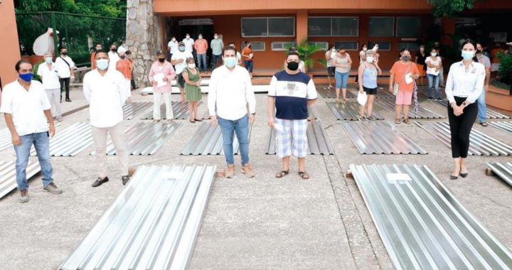 Como nunca antes se apoya a las familias de Zihuatanejo: JSA