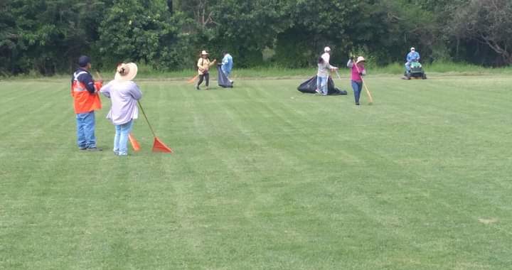 Gobierno de La Unión realiza limpieza a espacios deportivos y plazas públicas 