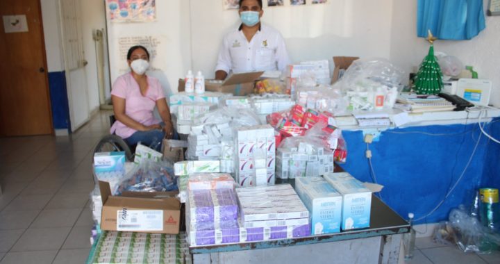 EL GOBIERNO DE PETATLÁN DOTA DE MEDICAMENTOS A LA DIRECCIÓN DE SALUD MUNICIPAL.