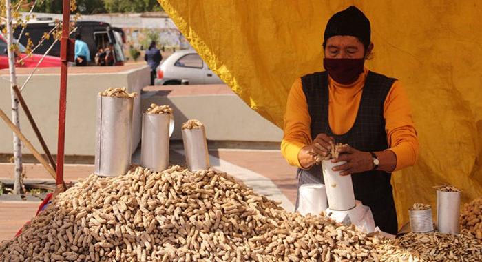 Ventas no llegan ni a la mitad de otros años: comerciantes resienten cancelación de verbena guadalupana