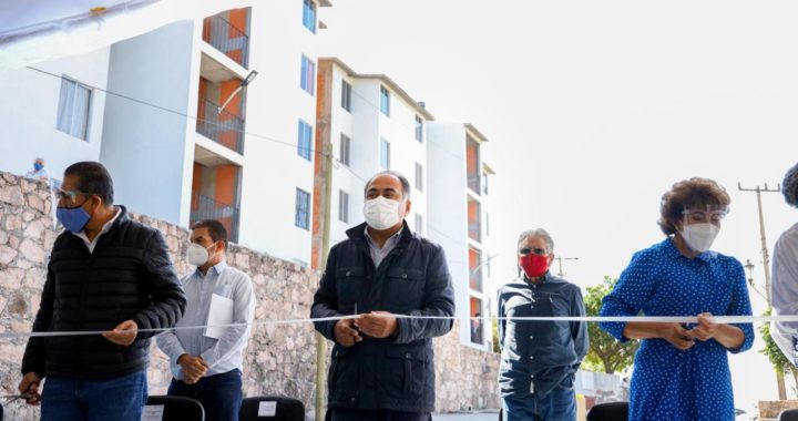 CUMPLE HÉCTOR ASTUDILLO Y ENTREGA 200 VIVIENDAS EN LA UNIDAD HABITACIONAL INFONAVIT DE TAXCO