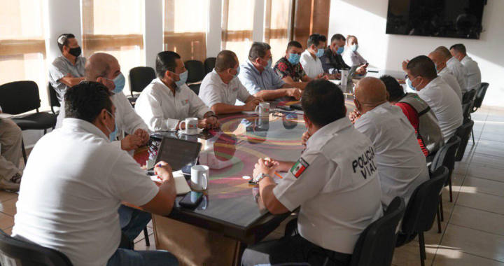 El presidente Jorge Sánchez Allec, encabezó la reunión de trabajo de la Coordinación de Inspección Vacacional y Atención Turística de Ixtapa Zihuatanejo