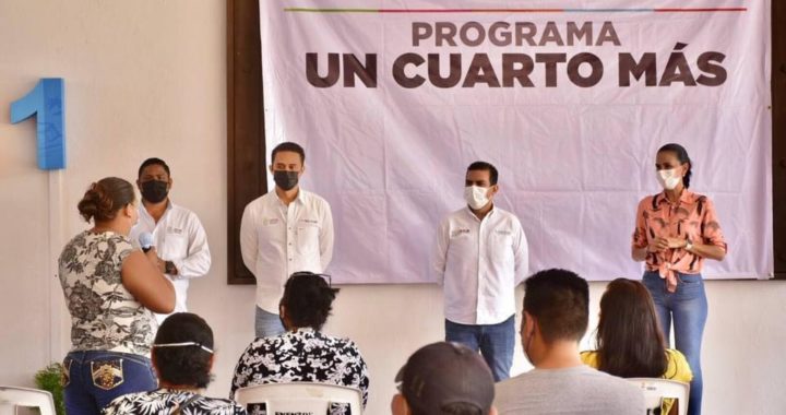 Gobierno que preside Jorge Sánchez Allec beneficia a 100 familias de Zihua con un Cuarto Más