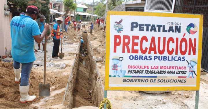El gobierno de Petatlán continúa atendiendo obras prioritarias. 