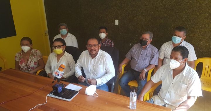 Presentan corrientes internas del PRD a Yasir como candidato a la alcaldía de Tecpan