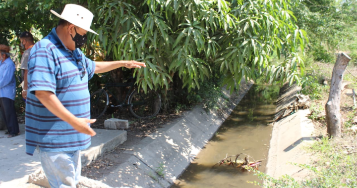 Campesinos de Tenexpa se quejan contra administrador del agua de riego