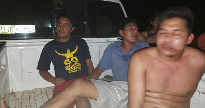 Jóvenes alcoholizados agreden a golpes a su padre en comunidad de Coyuca de Benítez