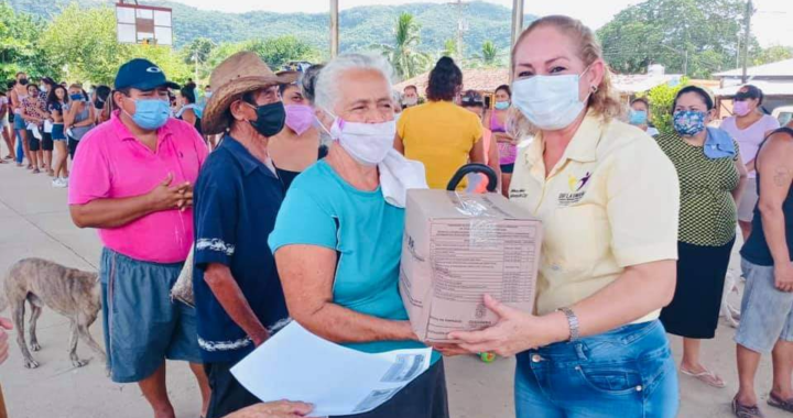 DIF Municipal lleva apoyo alimentario a más comunidad de La Unión