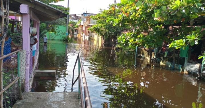 Temen enfermarse por inundaciones pobladores de Las Tunas, Benito Juárez