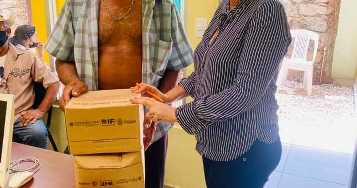 Reciben apoyo alimentario personas de la tercera edad en La Union