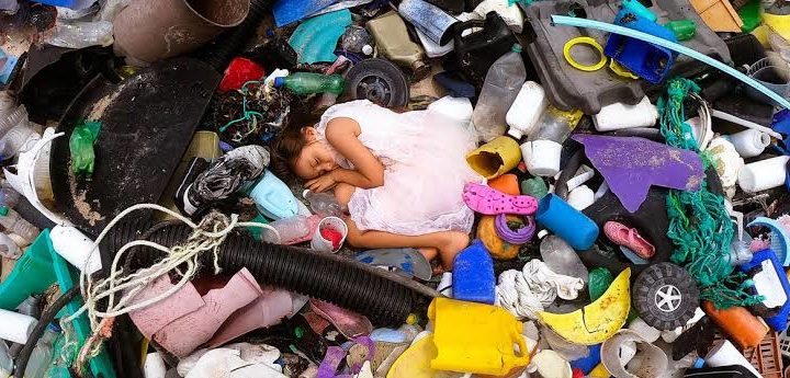 Todavía muchas personas siguen utilizando artículos contaminantes