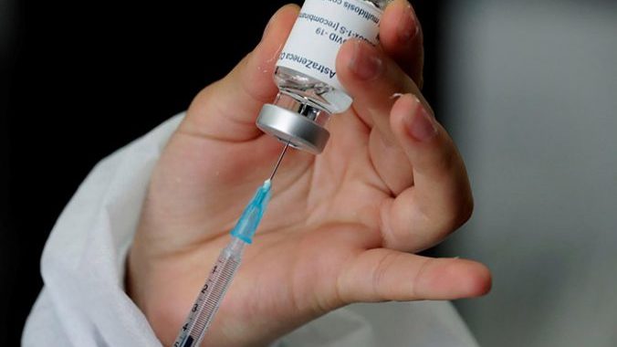 Por retraso en suministro, vacunas anti COVID-19 para maestros se aplicarán hasta el 12 de enero: SEE