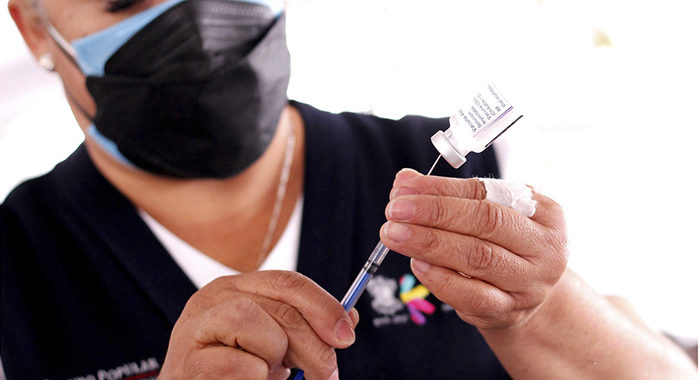 Sin vacuna, 90% de los fallecidos, con complicaciones e intubados por COVID-19