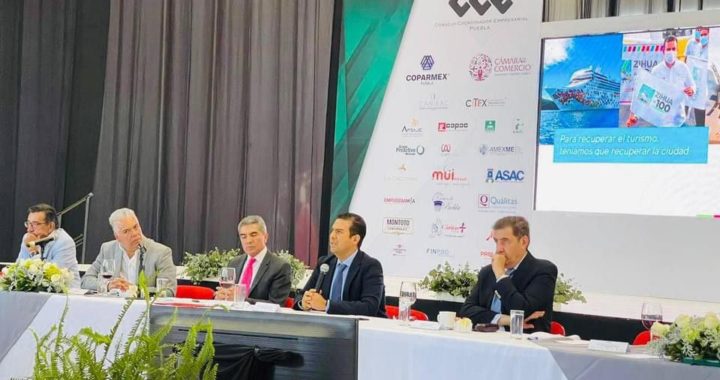 Jorge Sánchez presenta ante empresarios de Puebla a Ixtapa Zihuatanejo como un destino turístico ideal para la inversión.