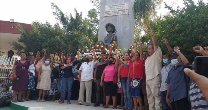 Marchan en Atoyac para recordar levantamiento armado de Lucio Cabañas