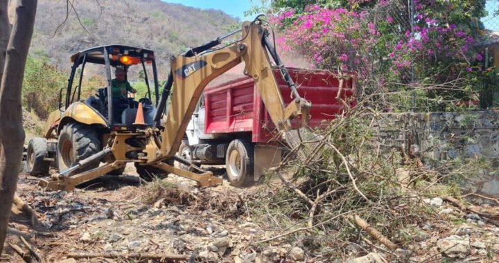 Con limpieza de canales, Servicios Públicos previene problemas en temporada de lluvias