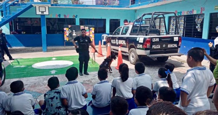 ¡Visitamos más escuelas con Policía Amigo!