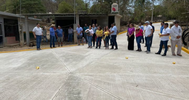 Benítez mejora su infraestructura, alcalde Crescencio Reyes inaugura pavimentación