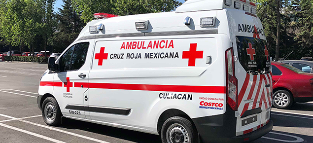 RESCATAN A TURISTA A PUNTO DE AHOGARSE EN PLAYA LINDA; LO TRASLADAN INTUBADO A MORELIA