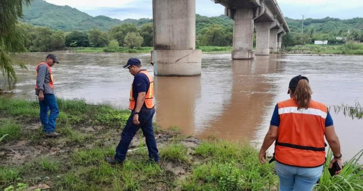 Mantiene PC monitoreo en el río de Tecpan por lluvias que trajo «Celia»