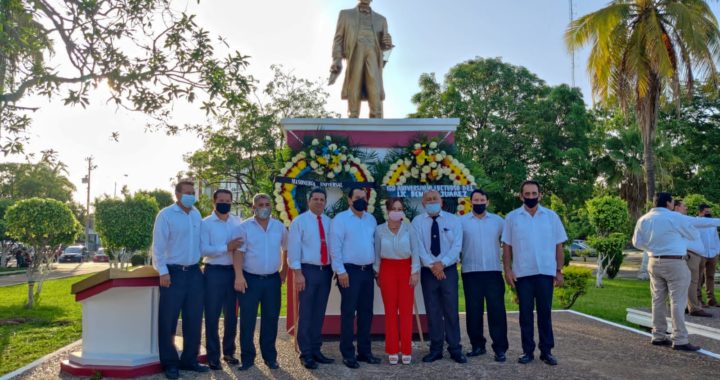 Autoridades Rinden Homenaje a Benito Juárez