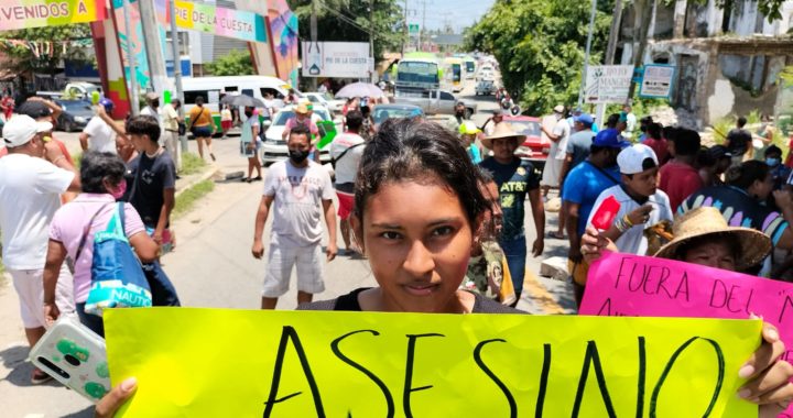 Cierran Pie de la Cuesta; exigen justicia para mujer que murió atropellada