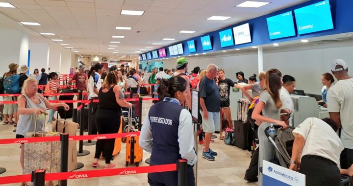 Se siguen multiplicando quejas de turistas por pésimo servicio y arbitrariedades de Aduana en el Aeropuerto de Zihuatanejo 