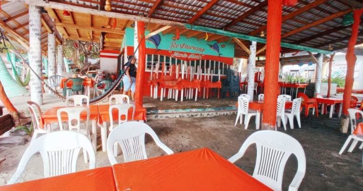 Roban mobiliario en conocido restaurante en playa Ojo de Agua, en Bahías de Papanoa