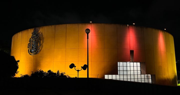 ILUMINAN EN COLOR DORADO LA SEDE DEL CONGRESO, EN EL MES DE LA CONCIENTIZACIÓN DEL CÁNCER INFANTIL