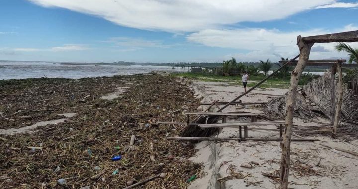 Claman por ayuda habitantes de Boca Chica, en el municipio de Tecpan